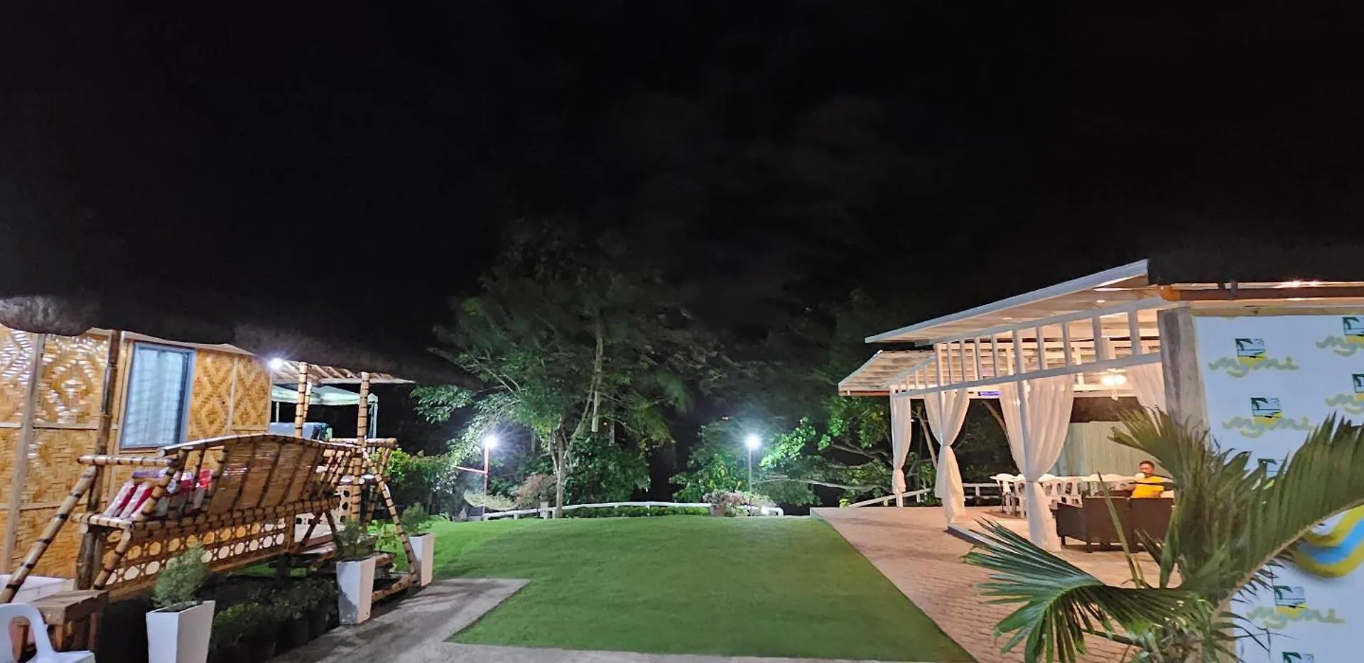Mymi Beach House Samal Guest house